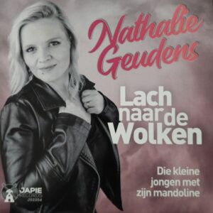 Nathalie Geudens - Lach naar de wolken Die kleine jongen met zijn mandoline