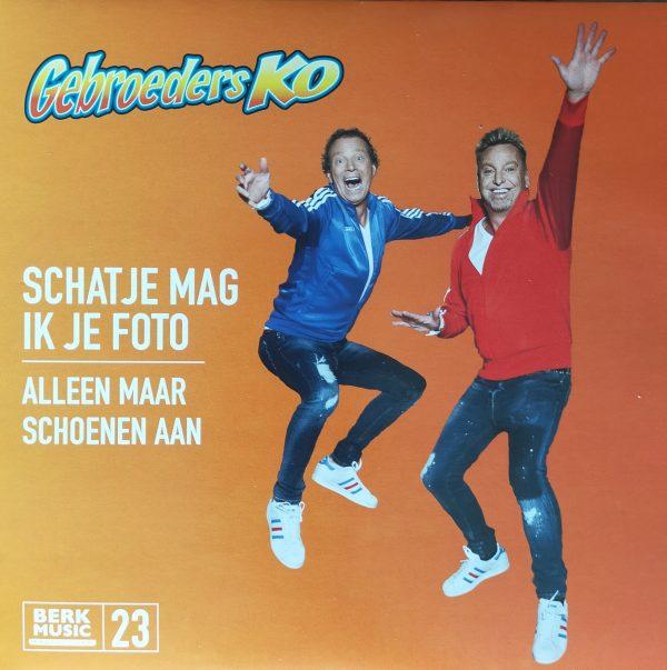 Gebroeders Ko - Schatje mag ik je foto Alleen maar schoenen aan