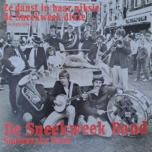 De Sneekweek band Ze danst in haar niksie de sneekweek dixie De katerdixie