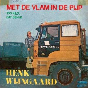 Henk Wijngaard - Met de vlam in de pijp kant a