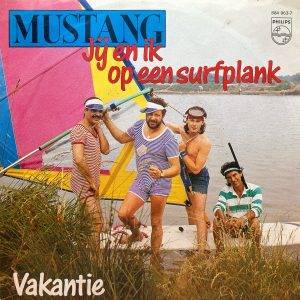 Mustang - Jij en ik op een surfplank Kant A